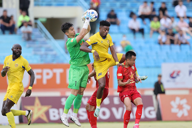 V-League giai đoạn cuối, cuộc đua trụ hạng không kém gay cấn so với ở nhóm đầu V-League giai đoạn cuối, cuộc đua trụ hạng không kém gay cấn so với ở nhóm đầu