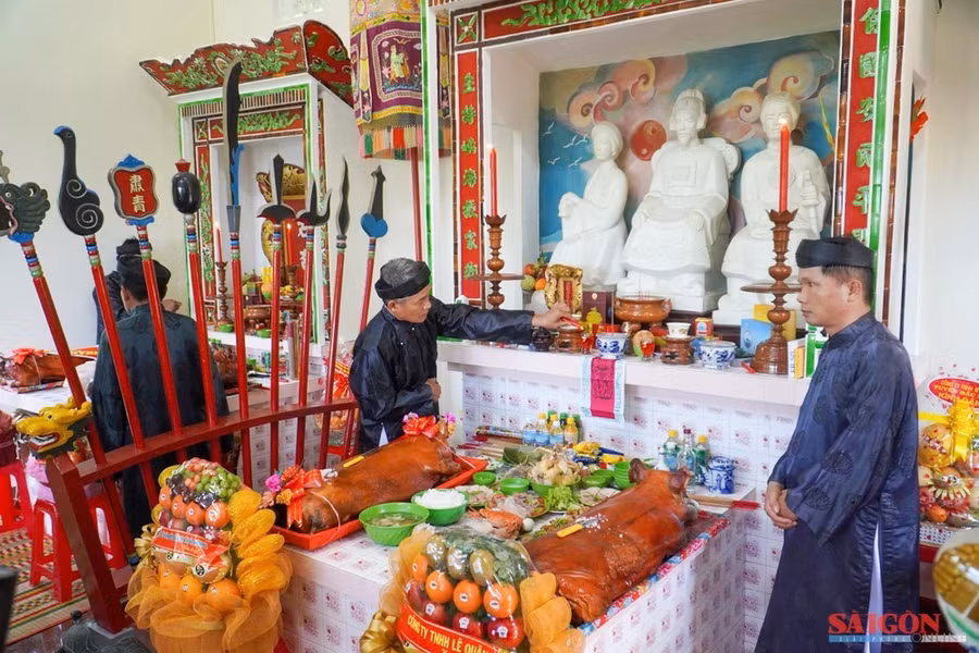 Lễ hội Yến sào Khánh Hòa được tổ chức tại đảo yến Hòn Nội. Ảnh: HIẾU GIANG