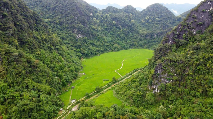 "Cổng nhà trời" Kho Mường "Cổng nhà trời" Kho Mường