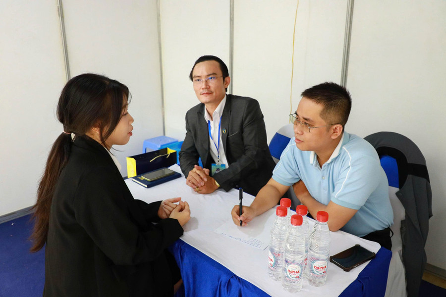 Doanh nghiệp đánh giá cao về chất lượng đào tạo và thái độ của sinh viên Trường ĐH Luật TP HCM Doanh nghiệp đánh giá cao về chất lượng đào tạo và thái độ của sinh viên Trường ĐH Luật TP HCM