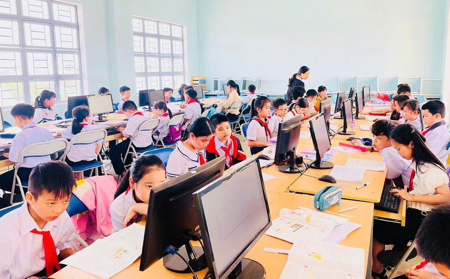 Gói thầu “Mua sắm thiết bị” nhằm tăng cường cơ sở vật chất giáo dục năm 2025. Ảnh: T.D 1.jpg