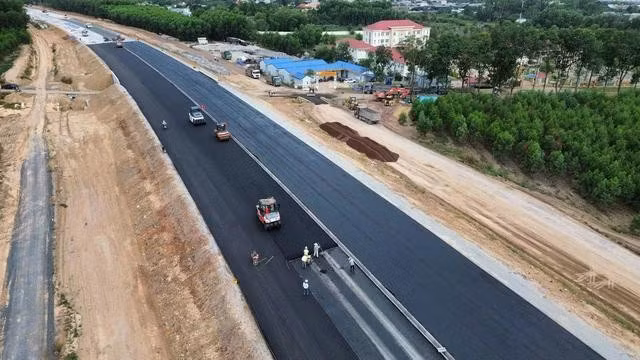 Tập đoàn Đèo Cả và Sơn Hải đều đề xuất tham gia đầu tư mở rộng cao tốc Bắc - Nam. ẢNH: LÊ LÂM