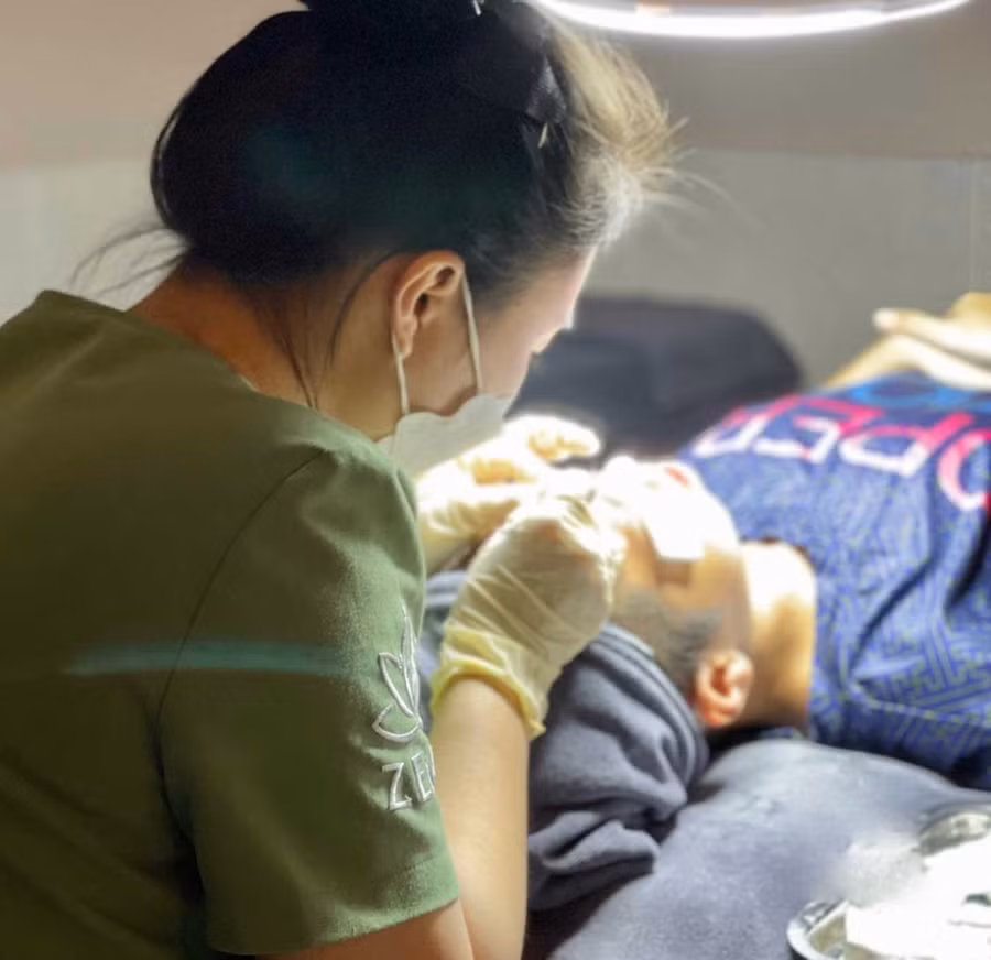 Spa Zen (đường Nguyễn Thị Định, phường Quy Nhơn Nam) đưa ra nhiều gói khuyến mãi phục vụ nhu cầu làm đẹp dịp Tết. Ảnh: SPCC