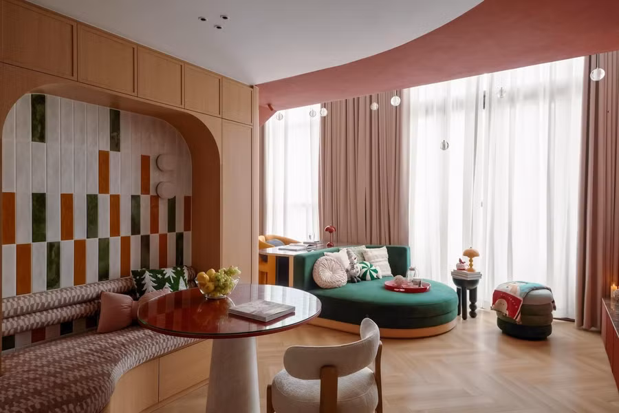 Căn hộ được tái cấu trúc bằng việc bổ sung hệ sàn lửng sử dụng kết cấu sắt hình I (Posco) kết hợp sàn Decking nhẹ.