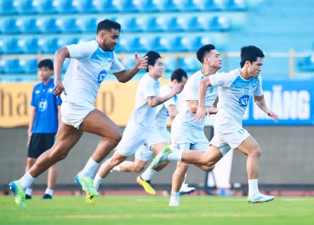 Nam Định đang cố gắng bảo vệ ngôi vương V-League