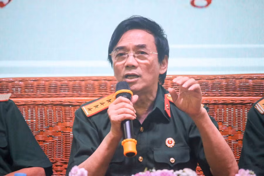 Tiến sĩ, bác sĩ Đàm Duy Thiên chia sẻ tại tọa đàm.