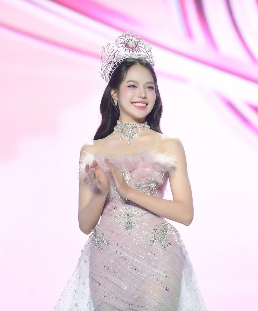 Với sự nỗ lực không ngừng nghỉ, Thanh Thủy tiếp tục giành vương miện Miss International 2024. Cô là Hoa hậu Việt Nam đầu tiên tham gia đấu trường nhan sắc này và cũng là Hoa hậu Việt Nam đầu tiên đăng quang. Với sự nỗ lực không ngừng nghỉ, Thanh Thủy tiếp tục giành vương miện Miss International 2024. Cô là Hoa hậu Việt Nam đầu tiên tham gia đấu trường nhan sắc này và cũng là Hoa hậu Việt Nam đầu tiên đăng quang.