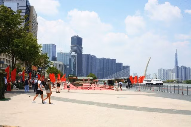 Hôm nay, nắng nóng ở TP HCM với nhiệt độ cao nhất trong khoảng 35-36 độ C, tương tự như các đợt nắng nóng thông thường.