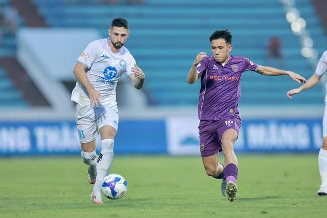 CLB Nam Định lấn lướt đội khách Bình Dương. ẢNH: CLB NAM ĐỊNH CLB Nam Định lấn lướt đội khách Bình Dương. ẢNH: CLB NAM ĐỊNH