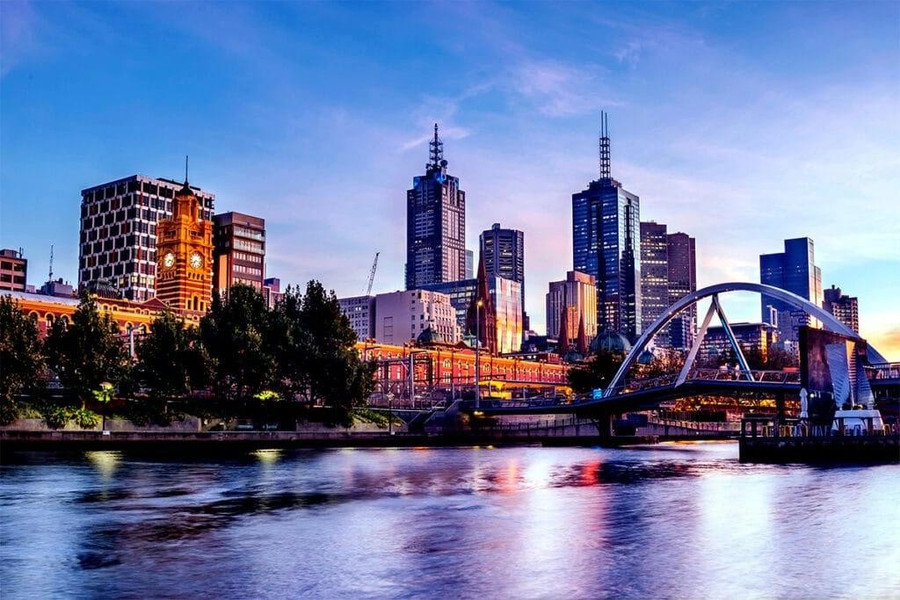 Dòng sông Yarra chảy qua thành phố Melbourne