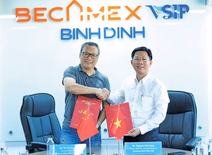 Công ty Cổ phần Becamex Bình Định ký kết hợp tác đầu tư với đối tác đến từ Trung Quốc. Ảnh: ĐVCC