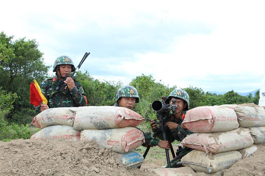Các cơ quan, đơn vị trong LLVT tỉnh luôn bám sát phương châm “cơ bản, thiết thực, vững chắc” để nâng cao chất lượng huấn luyện. Ảnh: Hồng Phúc them4.jpg