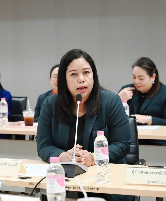 Phó Giáo sư, Tiến sĩ Kulwadee Lamaichin – Trưởng khoa Khoa học Xã hội và Nhân văn, trường Đại học Hoàng gia Ubon Ratchathani. (Ảnh: Khánh Ly/Vietnam+) Phó Giáo sư, Tiến sĩ Kulwadee Lamaichin – Trưởng khoa Khoa học Xã hội và Nhân văn, trường Đại học Hoàng gia Ubon Ratchathani. (Ảnh: Khánh Ly/Vietnam+)