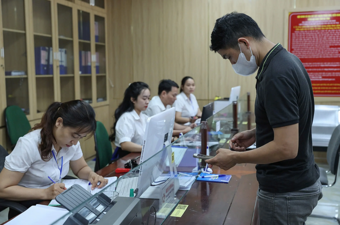 Giữ nguyên lương, phụ cấp 6 tháng cho cán bộ sau sắp xếp đơn vị hành chính Giữ nguyên lương, phụ cấp 6 tháng cho cán bộ sau sắp xếp đơn vị hành chính