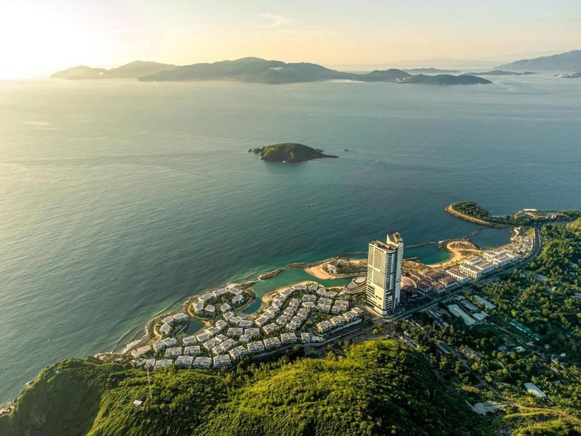 Biển Nha Trang có sức hấp dẫn đặc biệt du khách từ Ba Lan. (Ảnh: CTV/Vietnam+) tang-vot-luong-tim-kiem.jpg