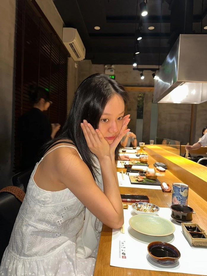Và khoe ảnh lên trang cá nhân Và khoe ảnh lên trang cá nhân