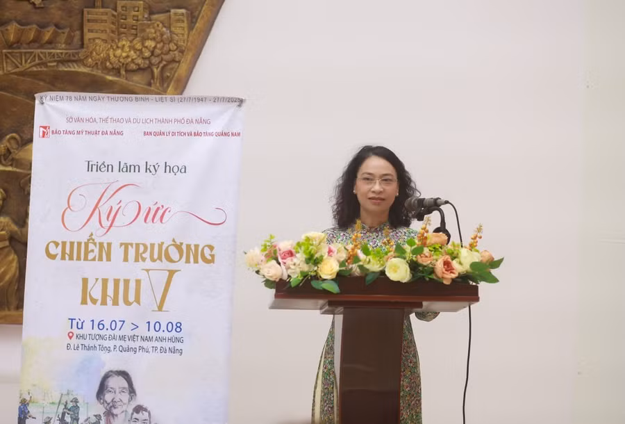 Nguyễn Thị Hội An, Phó Giám đốc Sở VH-TT-DL TP Đà Nẵng phát biểu khai mạc triển lãm
