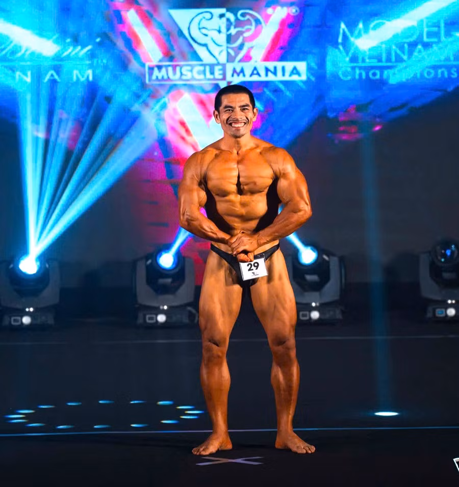 Vận động viên Nguyễn Văn Tuấn tham gia cuộc thi Musclemania Vietnam 2024. Ảnh: NVCC