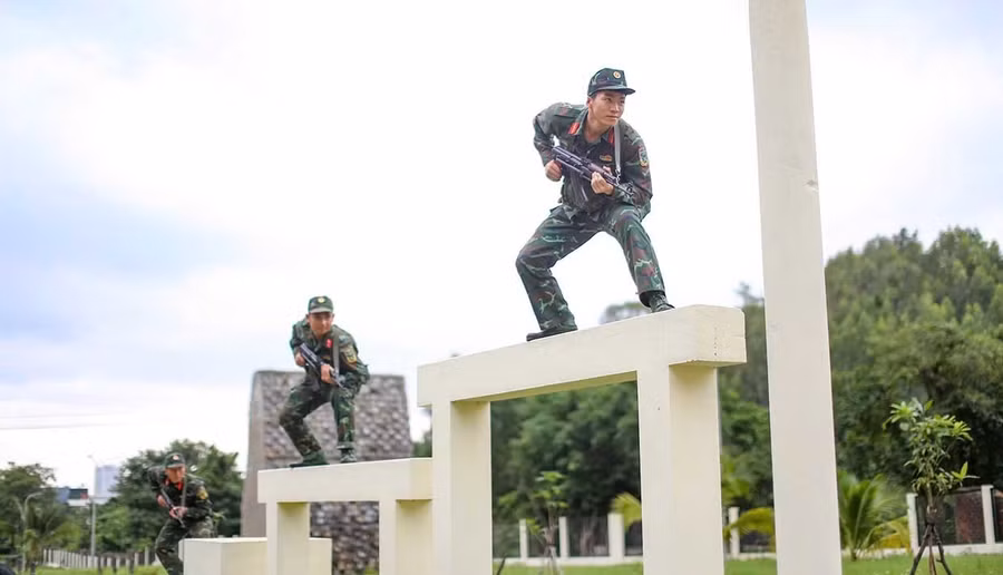 Công tác huấn luyện trong lực lượng vũ trang tỉnh luôn có trọng tâm, trọng điểm, sát nhiệm vụ, đối tượng, địa bàn. Ảnh: H.P