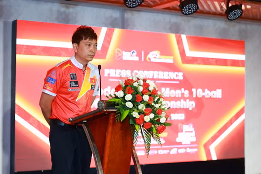 Dương Quốc Hoàng là một trong 2 cơ thủ Việt Nam được đặc cách tham dự giải vô địch thế giới 10 bi.