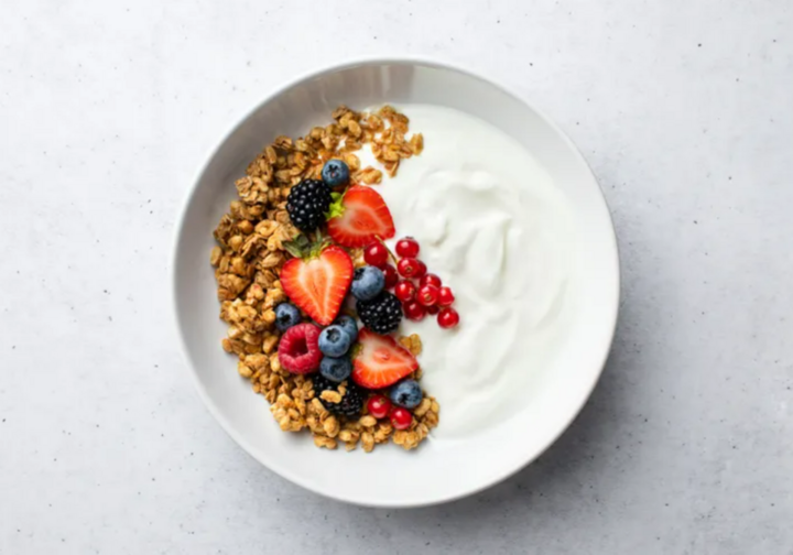 Sữa chua là một loại thực phẩm lên men từ sữa (Ảnh:Verywell Health) Sữa chua là một loại thực phẩm lên men từ sữa (Ảnh:Verywell Health)