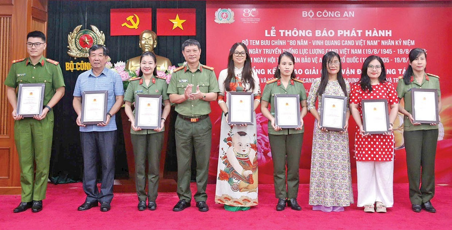 Nhiều cây bút trẻ của Gia Lai đạt giải trong cuộc vận động sáng tác “Công an nhân dân - 80 năm xây dựng, chiến đấu và trưởng thành”. Ảnh: NVCC Nhiều cây bút trẻ của Gia Lai đoạt giải trong cuộc vận động sáng tác “Công an nhân dân - 80 năm xây dựng, chiến đấu và trưởng thành”. Ảnh: NVCC