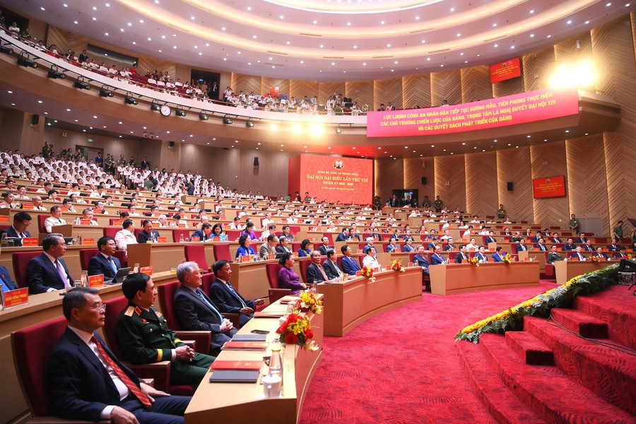 Các đại biểu tham dự hội nghị.