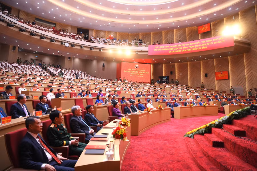 Các đại biểu tham dự hội nghị.