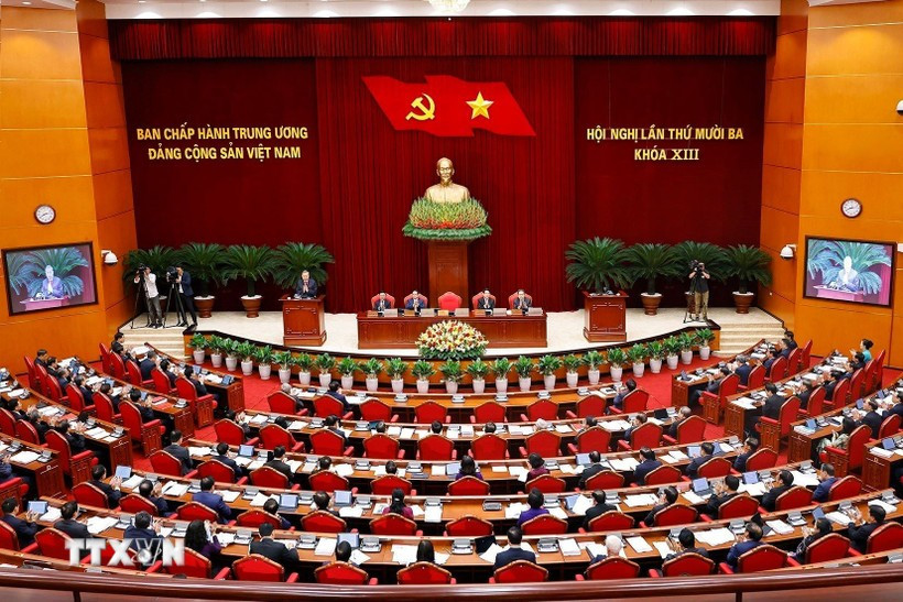 Phiên khai mạc Hội nghị lần thứ mười ba, Ban Chấp hành Trung ương Đảng khóa XIII. (Ảnh: Doãn Tấn/TTXVN) Phiên khai mạc Hội nghị lần thứ mười ba, Ban Chấp hành Trung ương Đảng khóa XIII. (Ảnh: Doãn Tấn/TTXVN)