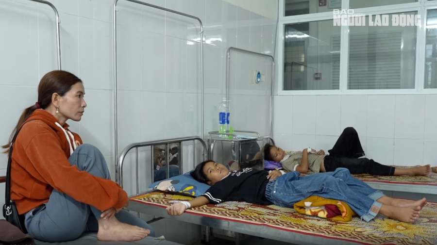 Nhiều em học sinh Trường Phổ thông dân tộc bán trú Tiểu học Kim Thủy nhập viện vì ngộ độc thực phẩm