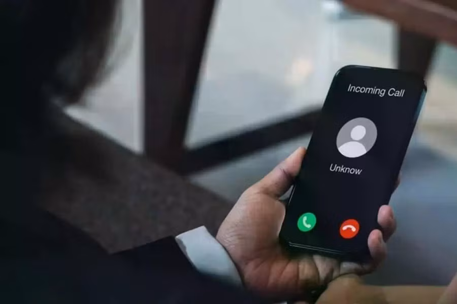 G. nhận được cuộc gọi từ người tự xưng là “trung úy Nam”, thông báo anh có liên quan đến đường dây rửa tiền và cần phối hợp điều tra (ảnh minh họa)