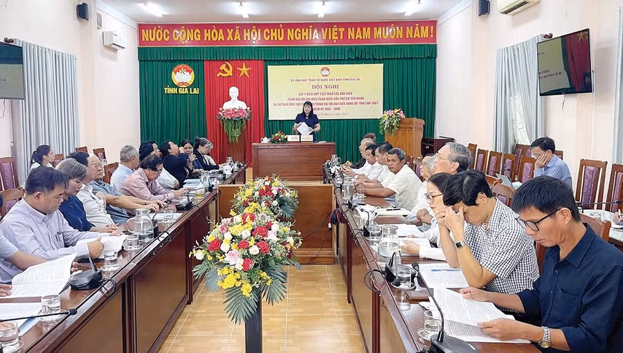 Ủy ban MTTQ Việt Nam tỉnh tổ chức Hội nghị lấy ý kiến góp ý dự thảo các văn kiện trình Đại hội đại biểu toàn quốc lần thứ XIV của Đảng và dự thảo Báo cáo chính trị trình Đại hội đại biểu Đảng bộ tỉnh lần thứ I, nhiệm kỳ 2025 - 2030.