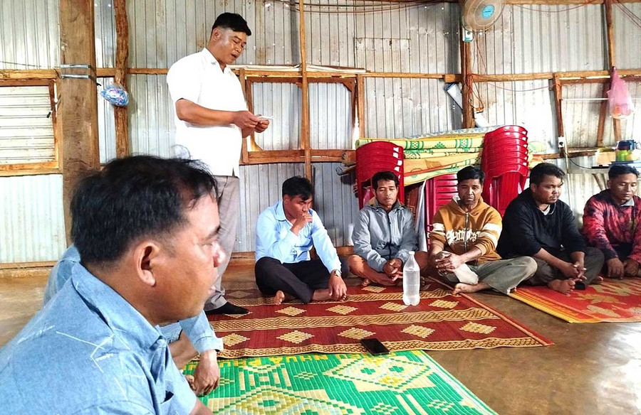 Tổ chức kiểm điểm các đối tượng tin theo “Tin lành Đê ga” tại xã Bờ Ngoong. Ảnh: Danh Xuân Tổ chức kiểm điểm các đối tượng tin theo “Tin lành Đê ga” tại xã Bờ Ngoong.