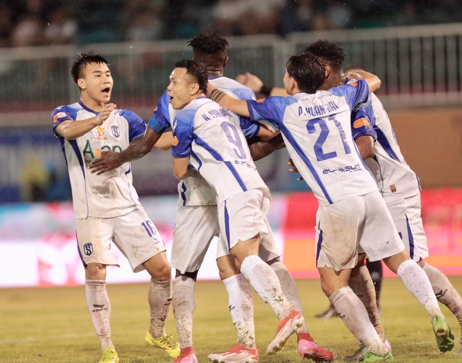 Olaha giật lại 1 điểm cho SLNA.