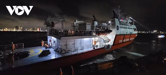 Tàu SAR 631 trên hành trình đi cứu nạn. (Nguồn: VOV/Báo Bình Định)
