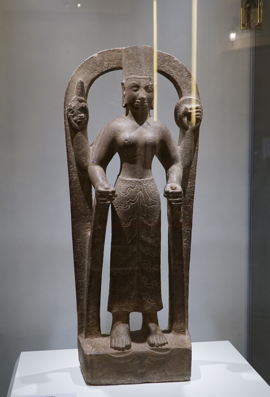Tượng Quan Thế Âm Bồ Tát (Thế kỷ VIII- IX văn hoá Óc Eo) Tượng Quan Thế Âm Bồ Tát (Thế kỷ VIII- IX văn hoá Óc Eo)