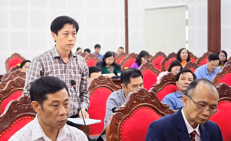 Giám đốc Sở Tài chính Đỗ Việt Hưng nêu ý kiến tại hội nghị. Ảnh: Bá Bính