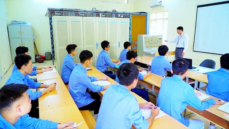Một tiết học tại Trường cao đẳng Đường sắt. chudongdaotao.jpg