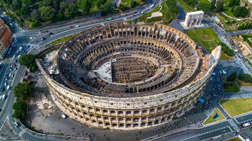 Đấu trường La Mã Colosseum là một trong những điểm tham quan nổi tiếng nhất ở Italy. Ảnh: Hoàng Hà/Vietnam+ bay-thang-den-italy.jpg