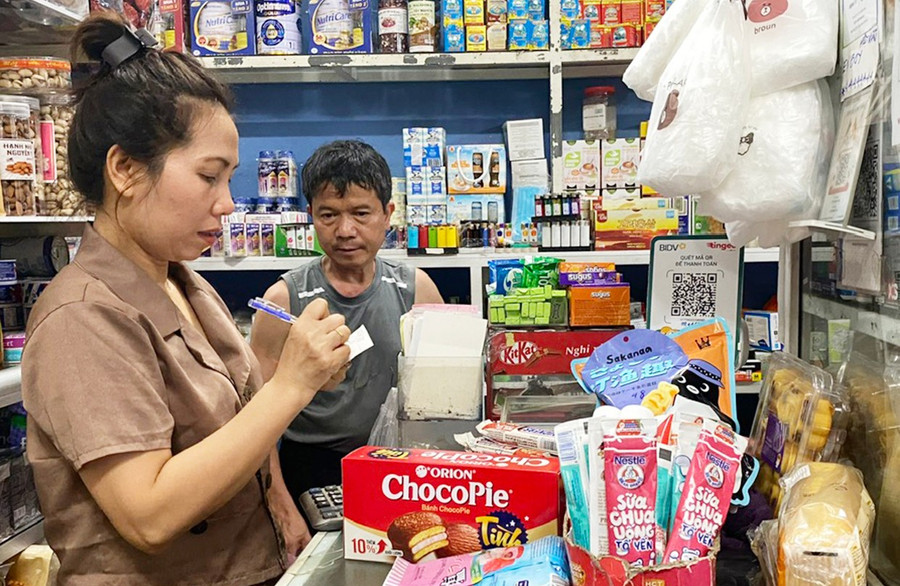 Giảm thuế Giá trị gia tăng tạo động lực kích cầu tiêu dùng, tăng lưu thông hàng hoá dịch vụ ở các ngành, lĩnh vực kinh tế. Ảnh: S.C 2sc.jpg