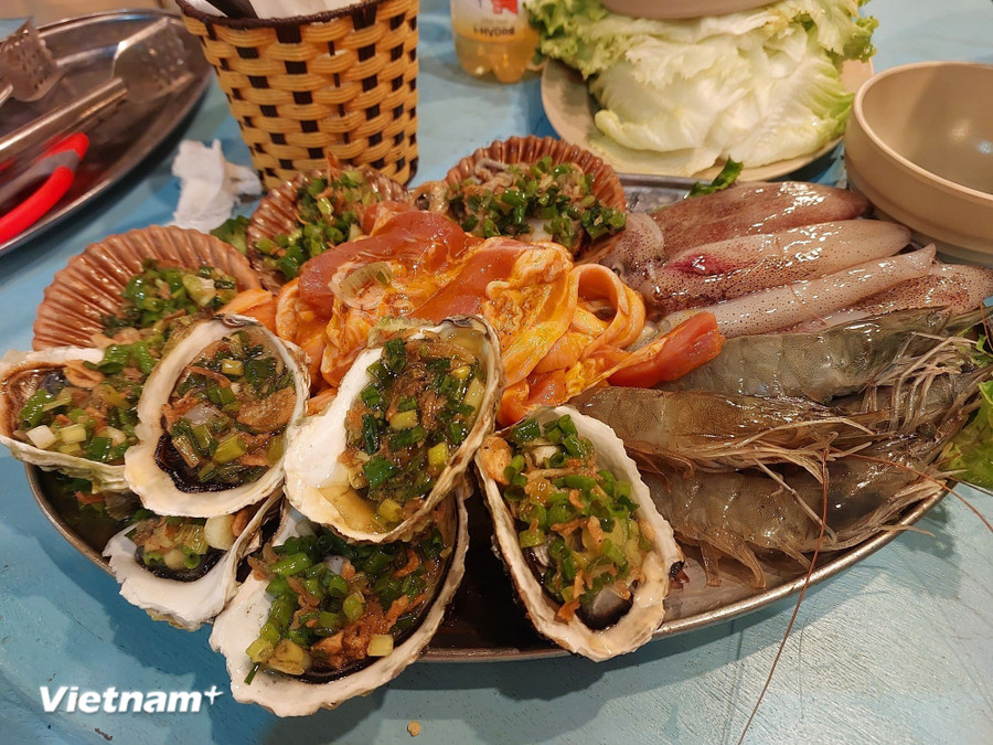Hải sản biển Quan Lạn. (Ảnh: Minh Thu/Vietnam+) Hải sản biển Quan Lạn. (Ảnh: Minh Thu/Vietnam+)