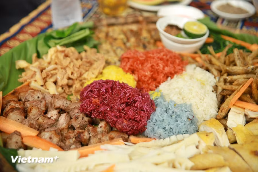 Ẩm thực Mai Châu. (Ảnh: Mai Mai/Vietnam+)