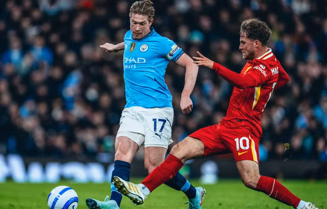 Kevin de Bruyne chơi dưới sức, Man City mất thế chủ động trước Liverpool