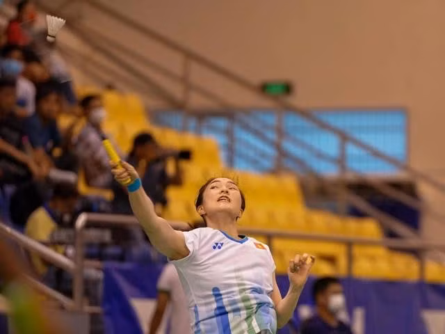 Vũ Thị Trang quật ngã hạt giống số 2 Chaiwan Lalinrat, vào bán kết giải cầu lông quốc tế Singapore. ẢNH: ĐỘC LẬP