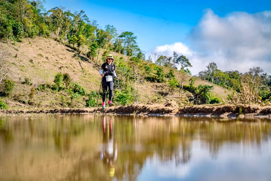 6-le-thuy-duong-tren-duong-chay-cu-ly-sieu-dai-tai-giai-ultra-trail-mang-den-anh-nvcc.jpg