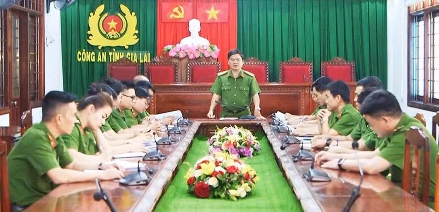 Phòng Cảnh sát hình sự thường xuyên họp bàn và trao đổi tình hình để luôn có các phương án đấu tranh, phòng chống tội phạm hiệu quả. Ảnh: K.A