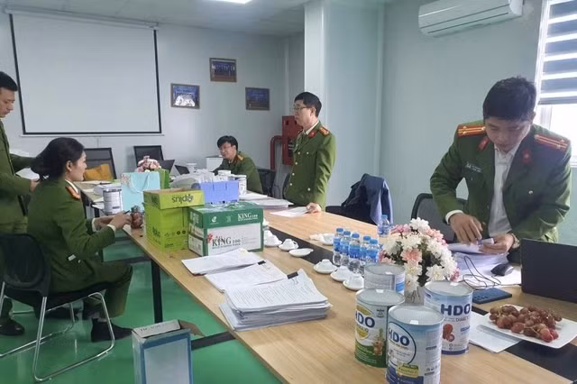 Đường dây sản xuất gần 600 loại sữa bột giả vừa bị triệt phá