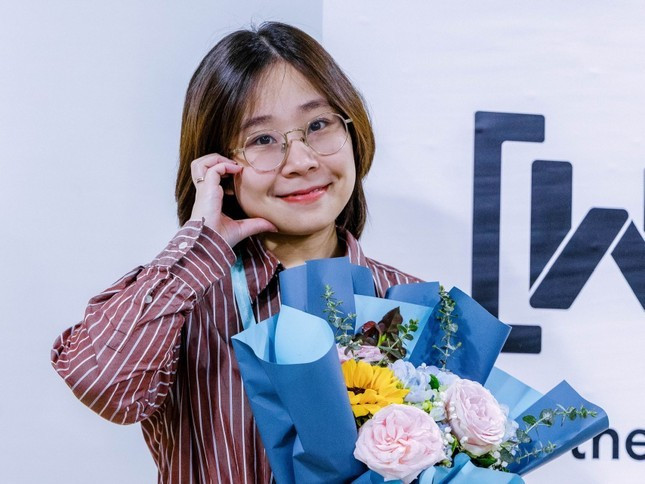 Chị Nguyễn Khánh Linh trở thành cô gái Việt đầu tiên được lựa chọn làm chuyên gia công nghệ - mạng lưới chuyên gia Google Developer Expert (GDE) của Google. Chị Nguyễn Khánh Linh trở thành cô gái Việt đầu tiên được lựa chọn làm chuyên gia công nghệ - mạng lưới chuyên gia Google Developer Expert (GDE) của Google.