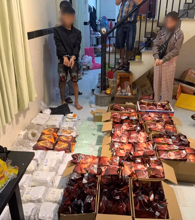 Các đối tượng trong vụ án vừa bị Công an TP HCM bắt giữ.