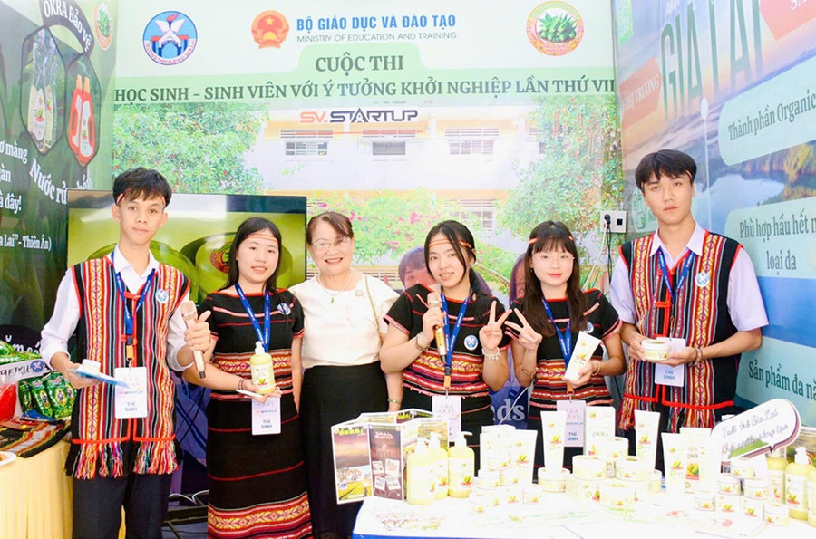 Gian hàng của nhóm dự án tại “Ngày hội khởi nghiệp quốc gia của học sinh, sinh viên” lần thứ VII-2025 (ảnh đơn vị cung cấp). 1d-6474.jpg